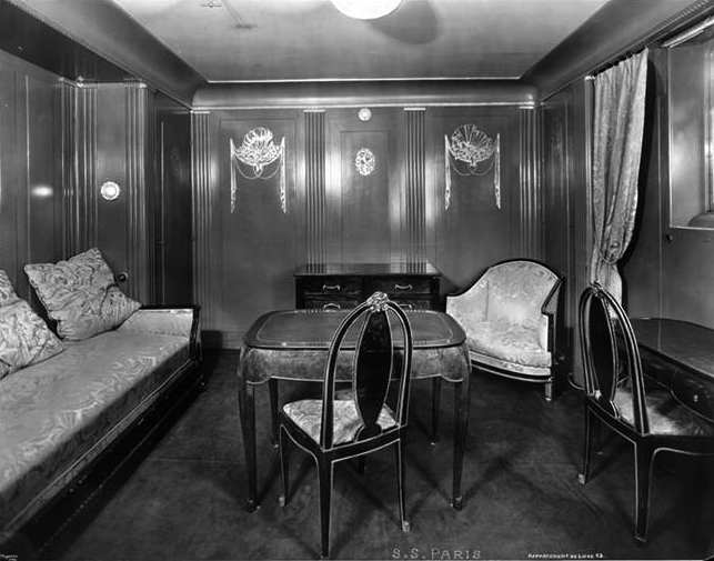 Suite de Luxe #73, sitting room.