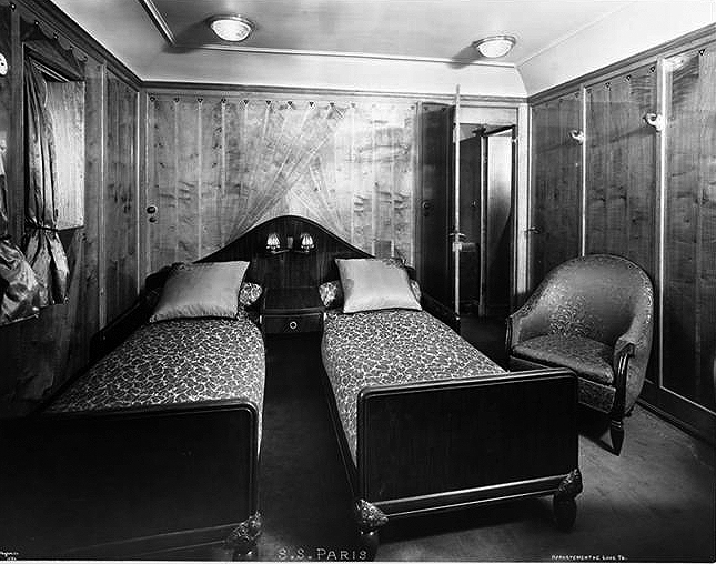 Suite de Luxe #76, bedroom.